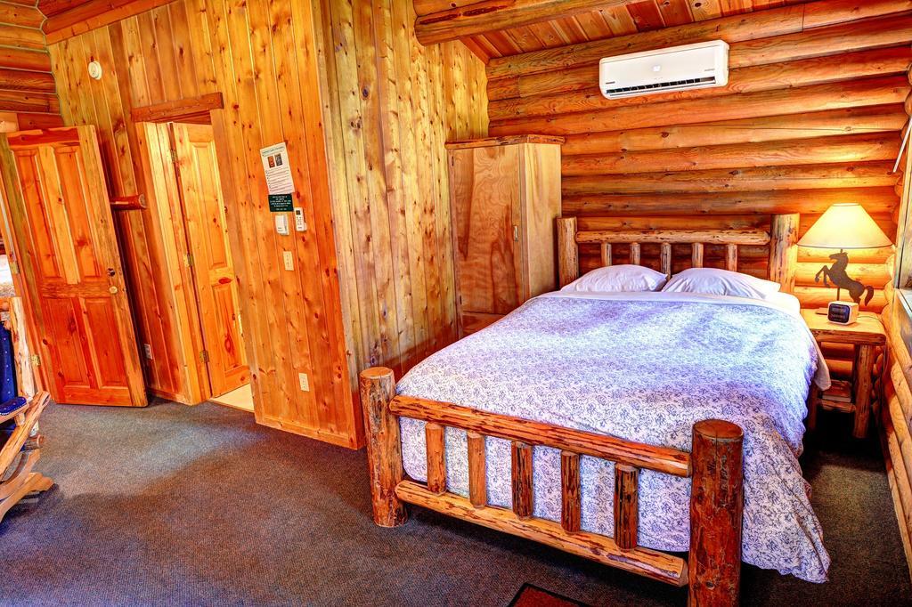 North Forty Resort Columbia Falls Exterior photo